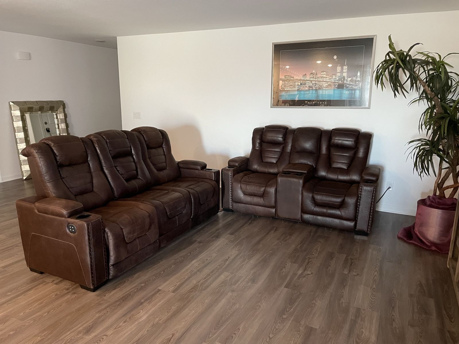Italian Leather Couch & Loveseat Set - Electric Recliners, Cup Holders, Phone Outlets. Paid over $4000.00!