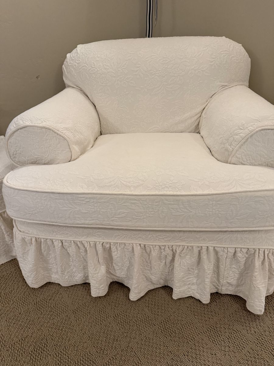 Over-sized Reading Chair & Ottoman