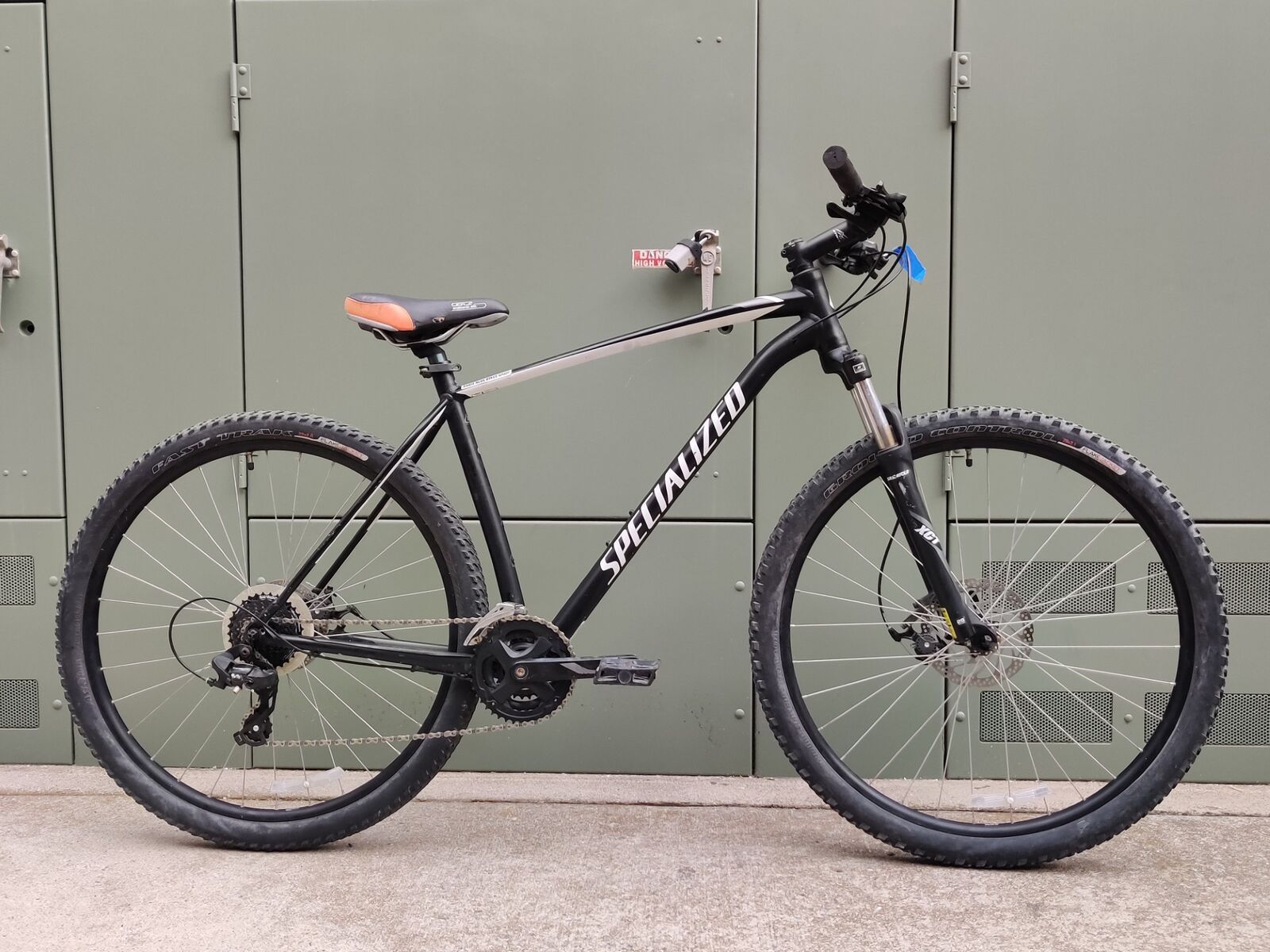 Specialized Rockhopper Mountain Bike SB25-25