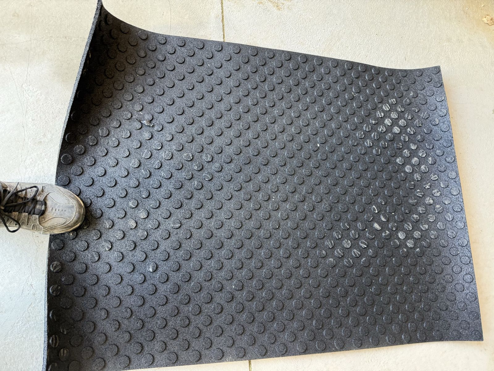 New 36”x48” rubber floor mat rug