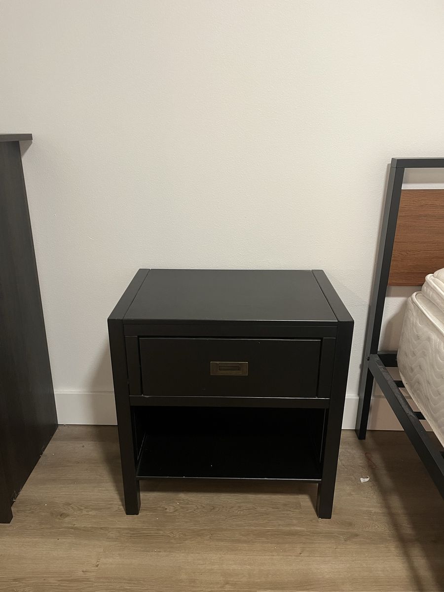Nightstand 