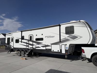 2020 Fuzion Impact 415 (14’ 6” garage) - LIKE NEW