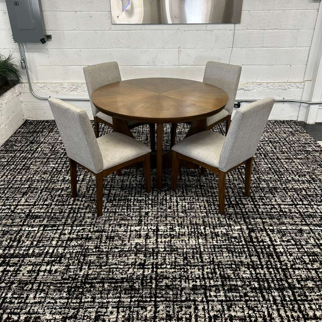 COSTCO ARIANA 5-PIECE ROUND DINING TABLE SET!!