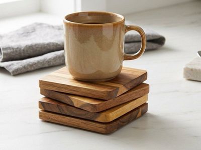 Set of 4 Natural Acacia Wood Coasters – Square Drink Coasters with Non-Slip Feet