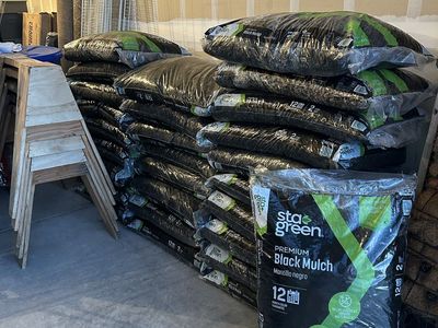 25 Sta-Green Premium Black Mulch - 2 Cubic Feet Bags