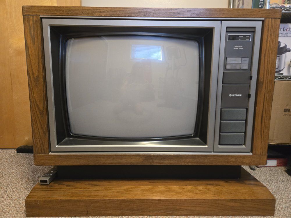Hitachi CRT TV