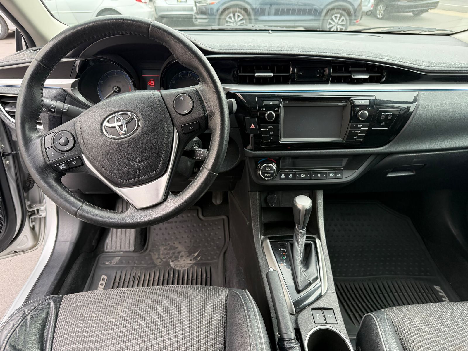 Main image 9