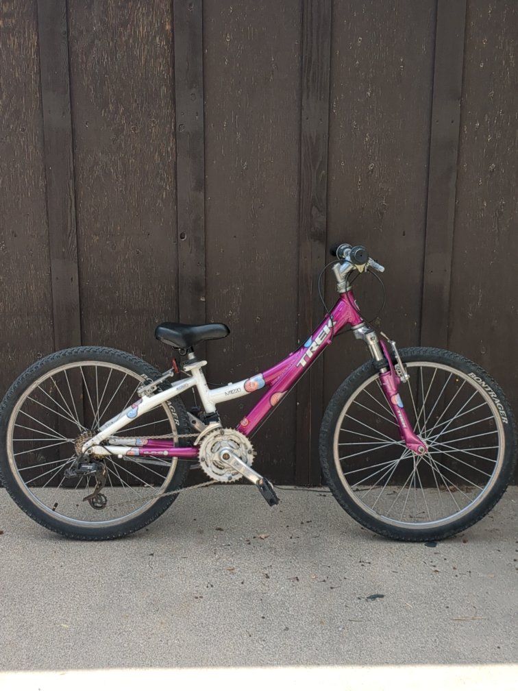 2006 Trek MTT220 Girls 24" bike