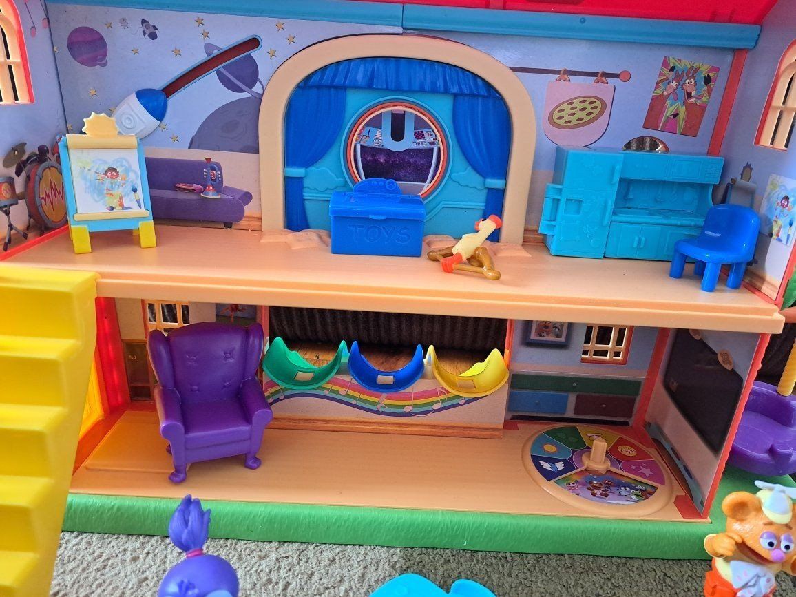 Main image 3