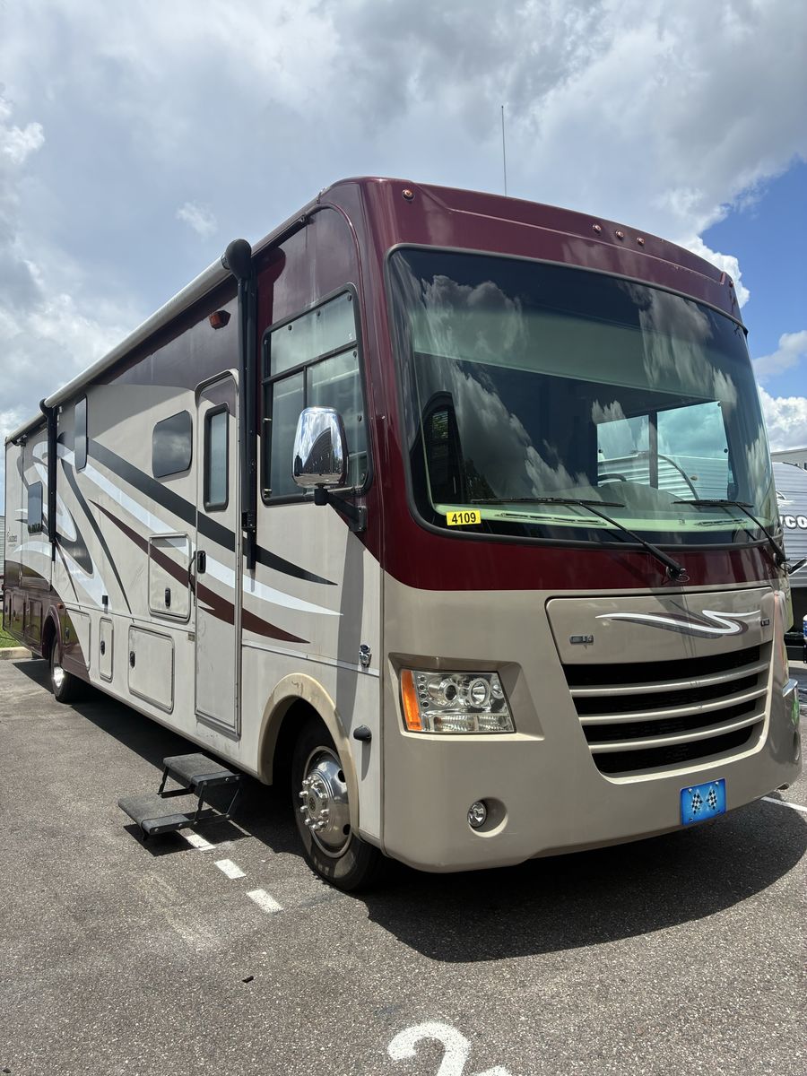 2015 Coachmen Mirada 35LS