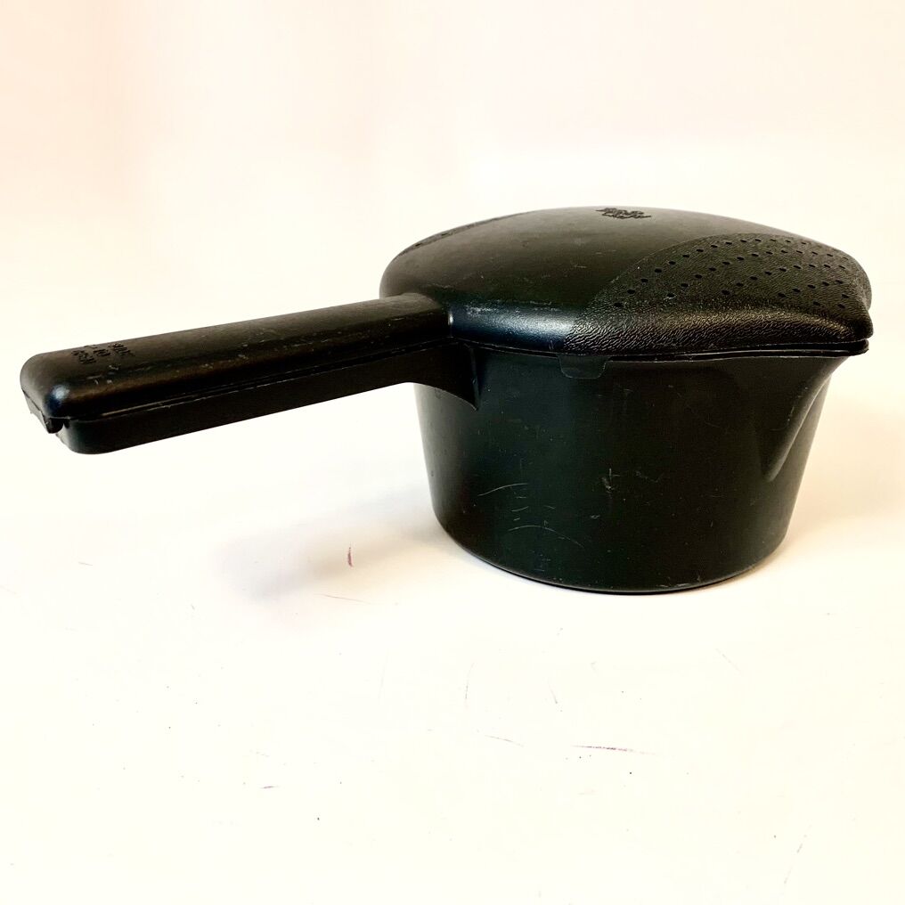 Microwave 1 Quart Pot / Colander By Pampered Chef