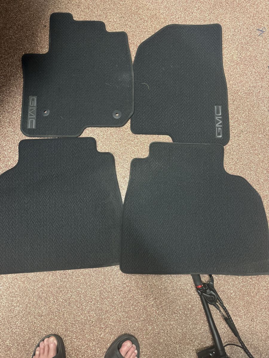 GMC 2500/3500 Floor Mats
