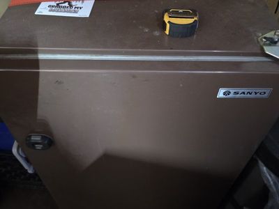 Sanyo Compact Refrigerator - Brown - Perfect for Small Spaces - Working Condition