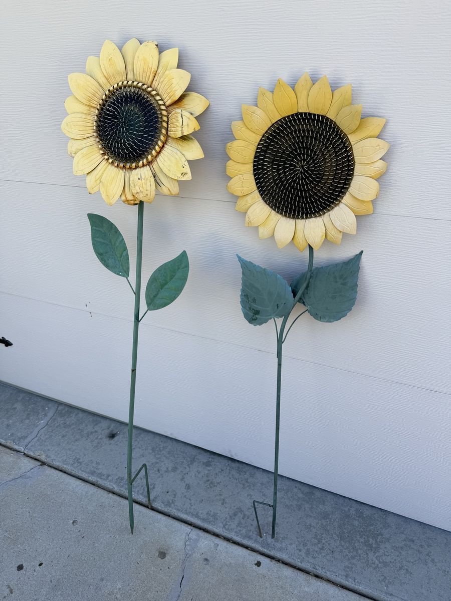 metal sunflowers   garden decoration $20 each 56” tall