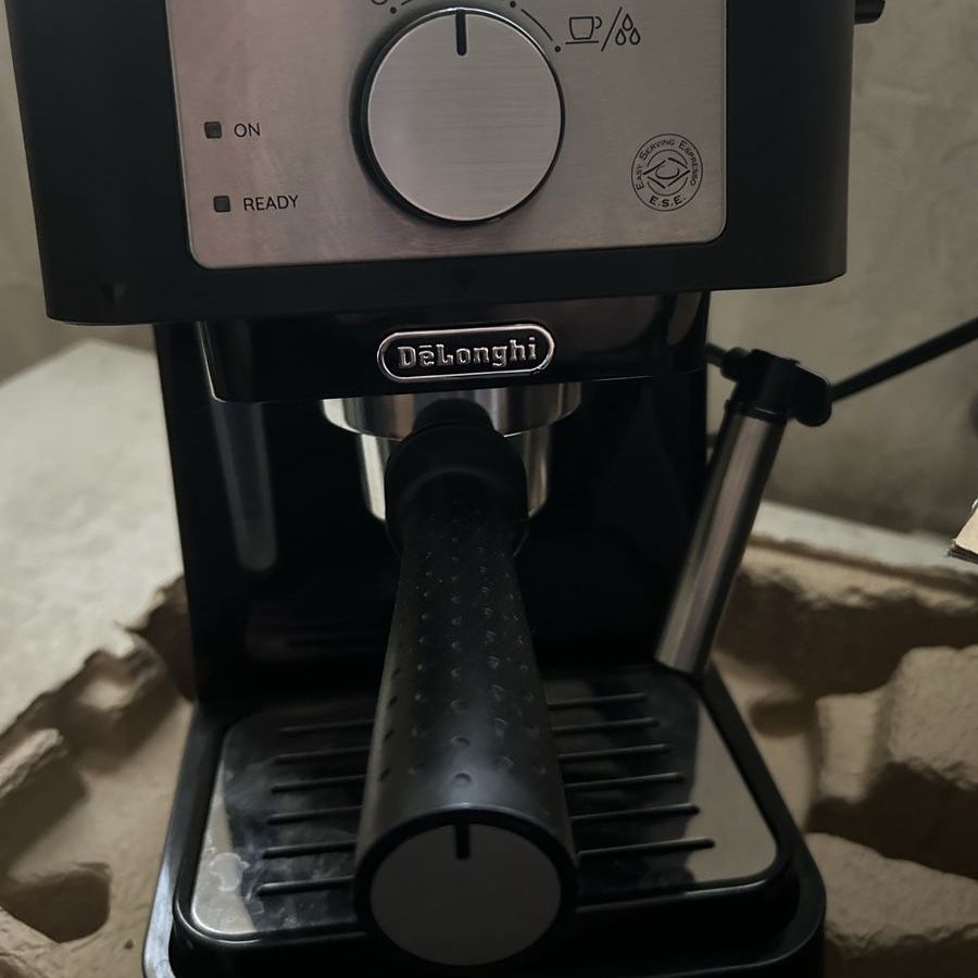 DeLonghi Stilosa Espresso Machine EC260BK