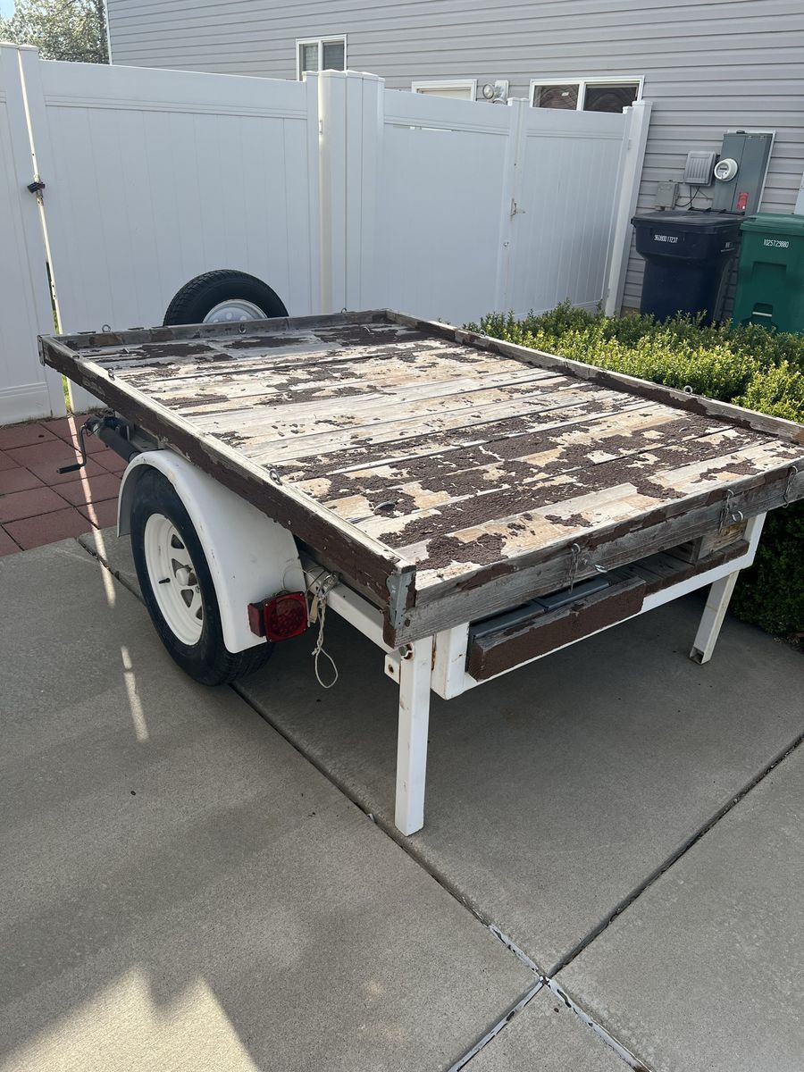 Trailer 5’3” Wide By 7 Feet Long