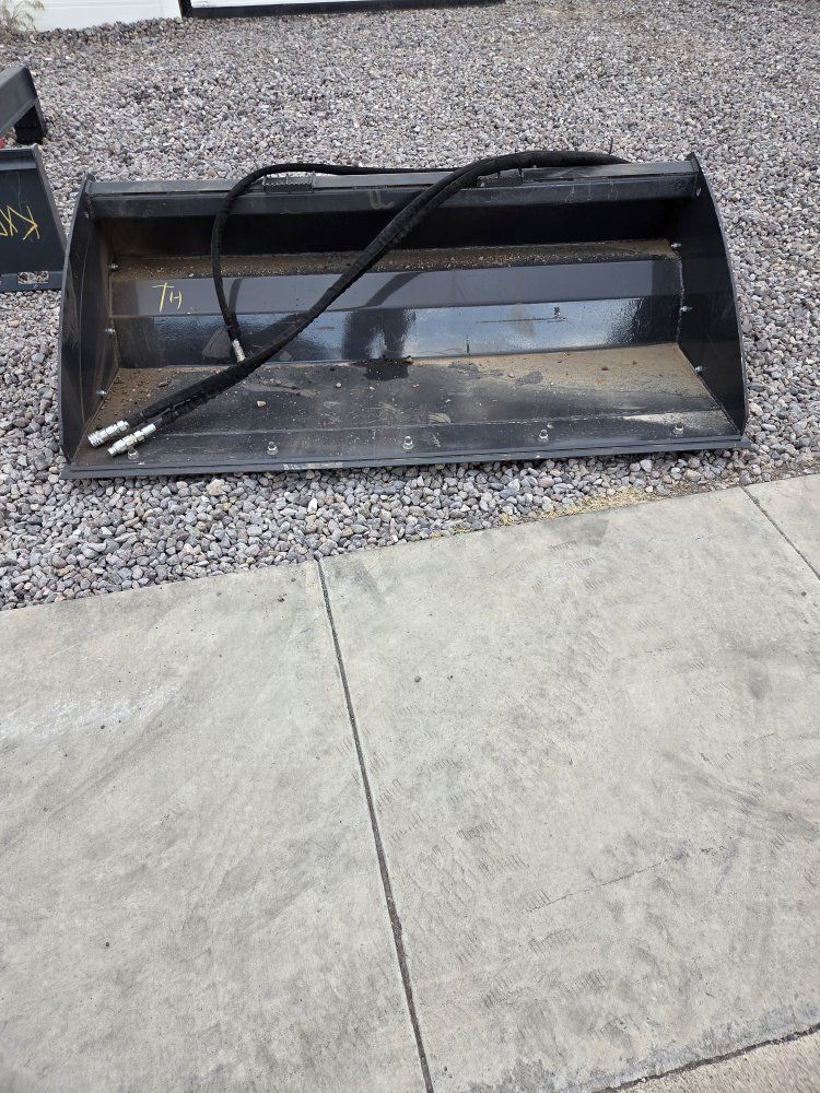 Main image 6