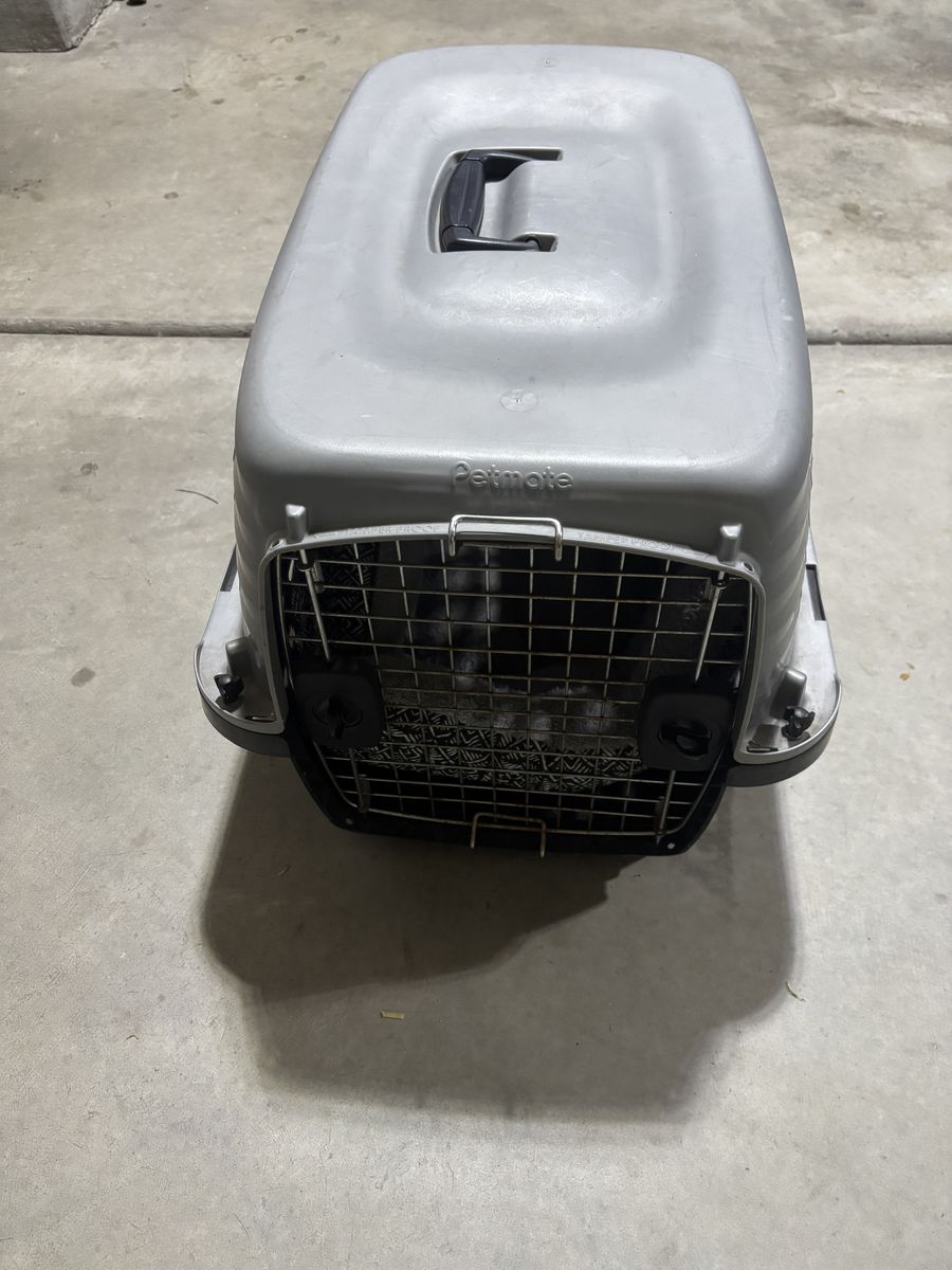 portable dog kennel (or cats)