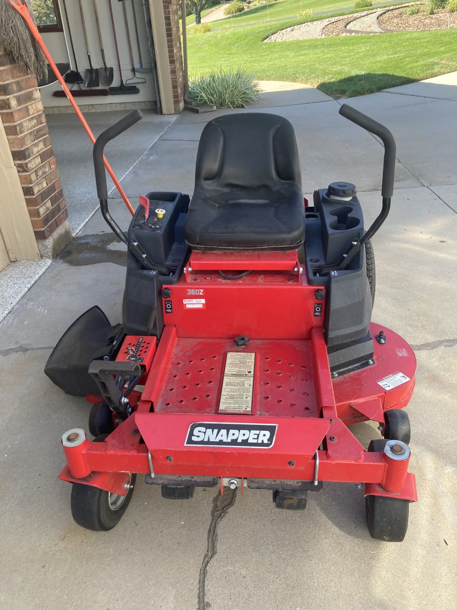 Snapper riding lawn mower