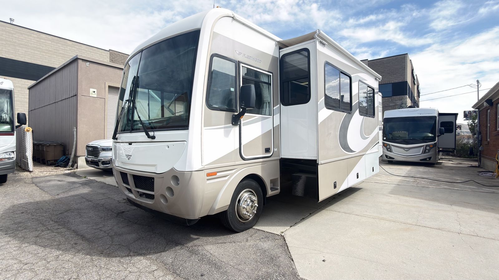 2006 Fleetwood Southwind 32VS with 2 Slides