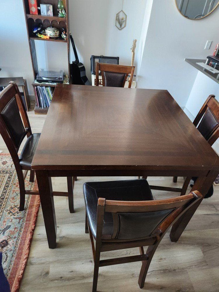 Dinning Table and 4 Chairs