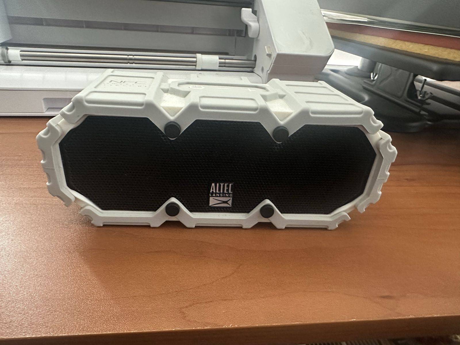 Altec Lansing iMN577-CG-TA Bluetooth Speaker - White, Portable, NFC, USB Charging Port
