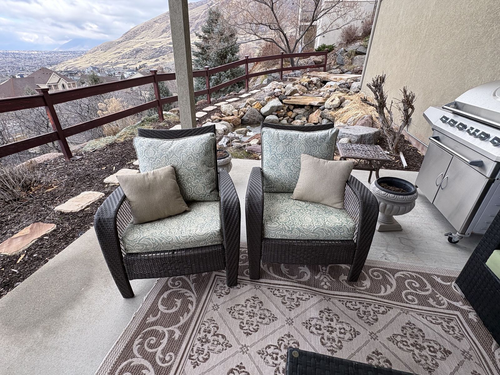 2 large Wicker Chairs and cushions $350 cash/venmo in Draper