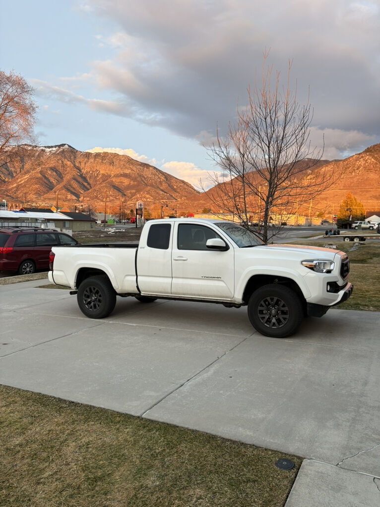2022 Toyota Tacoma SR5