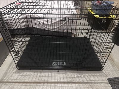 KONG Heavy Duty Metal Wire Dog Crate with Mat