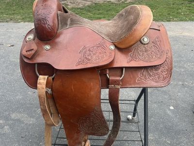 Western Leather Horse Saddle 16 inch Seat
