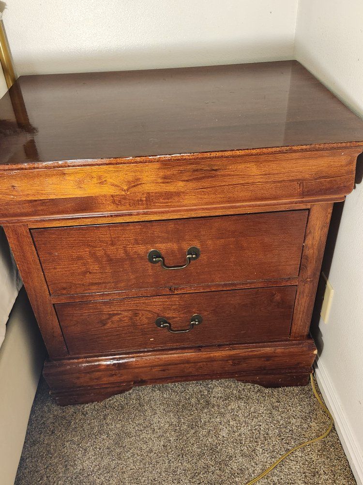 nightstand(s) I have 2 of them