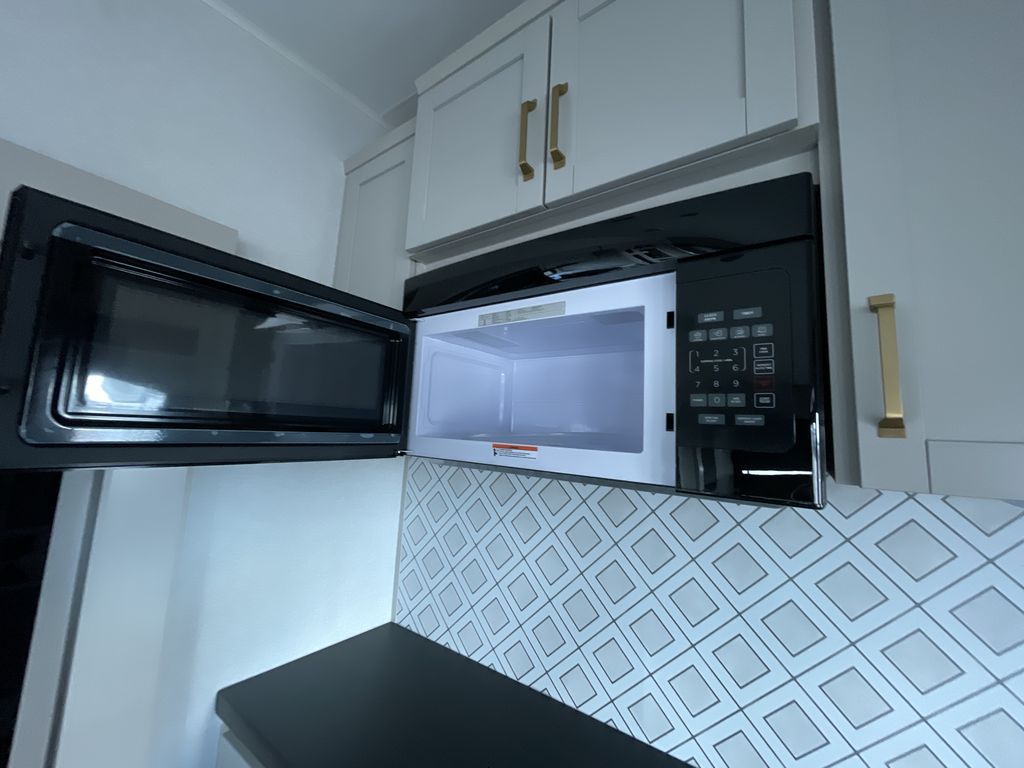 Main image 32