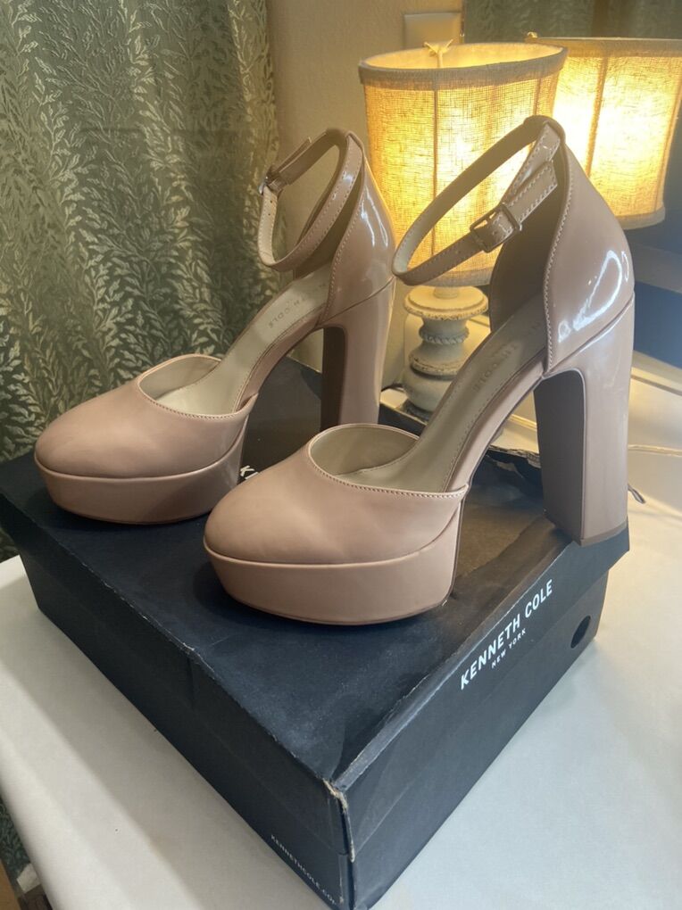 Kenneth Cole Beige High Heels