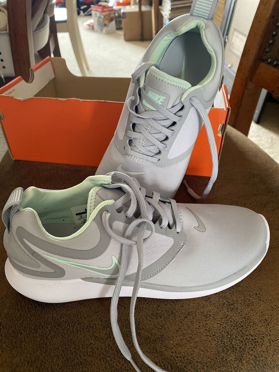 Nike Lunarsolo Size 9