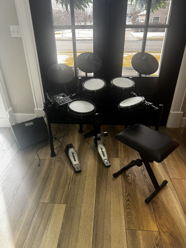 Alesis nitro Electric Drums