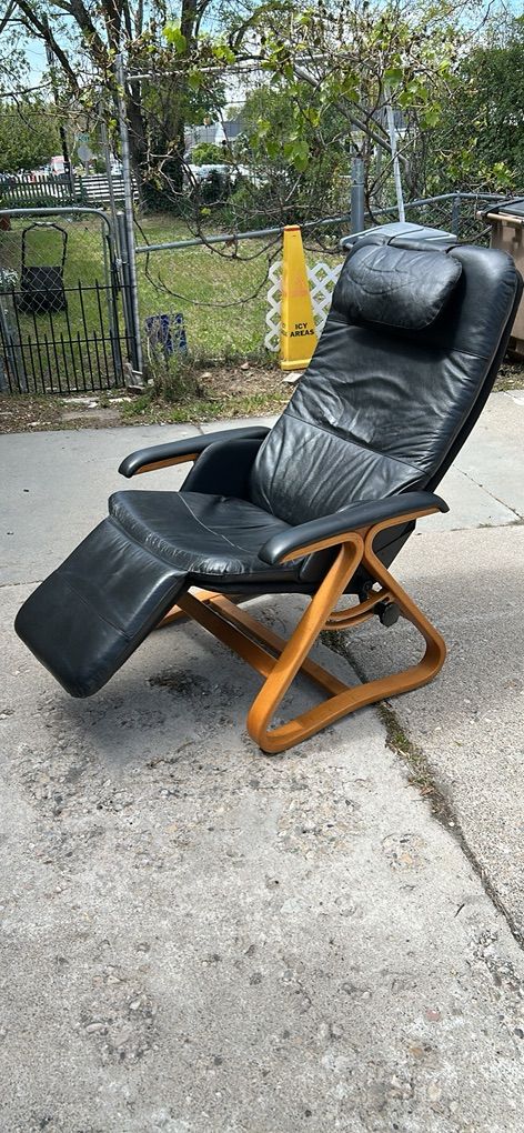 Nepsco Backsaver Bentwood Reclining Chair