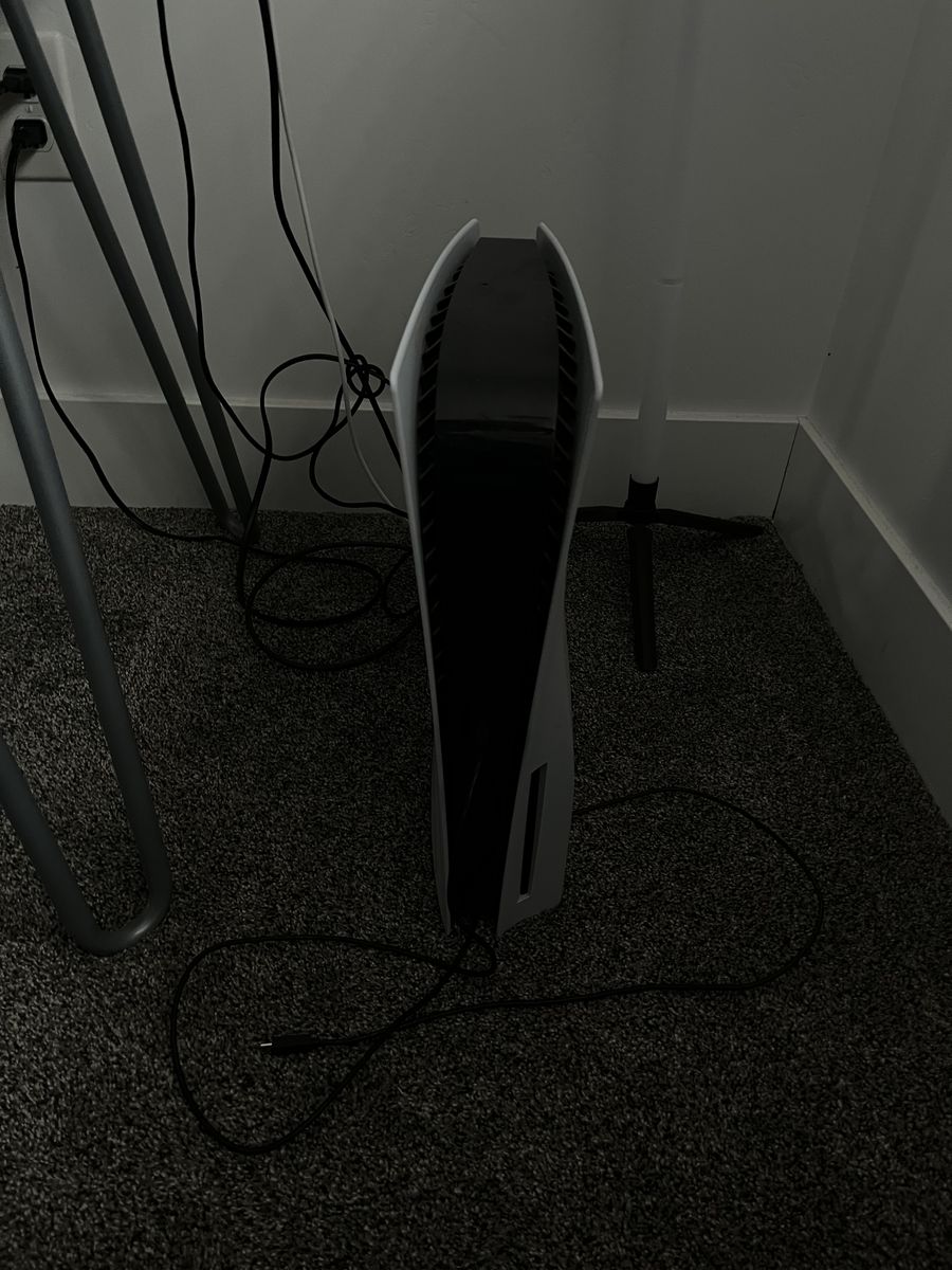 Main image 3