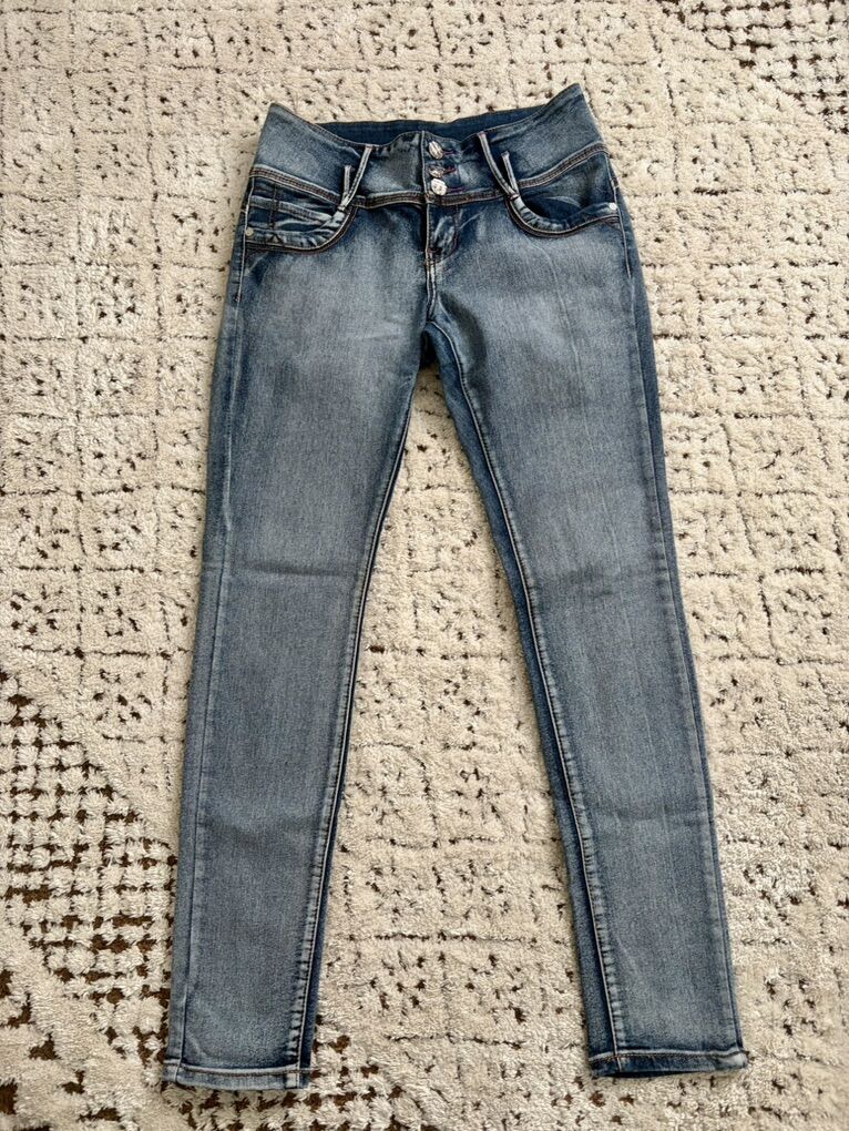 Light Wash Women's Skinny Jeans