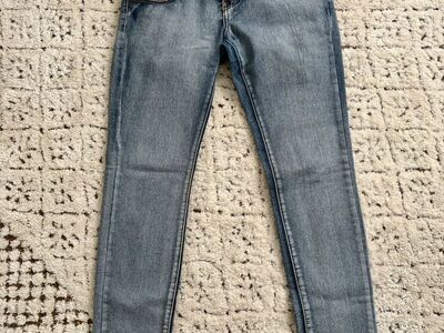 Light Wash Women's Skinny Jeans