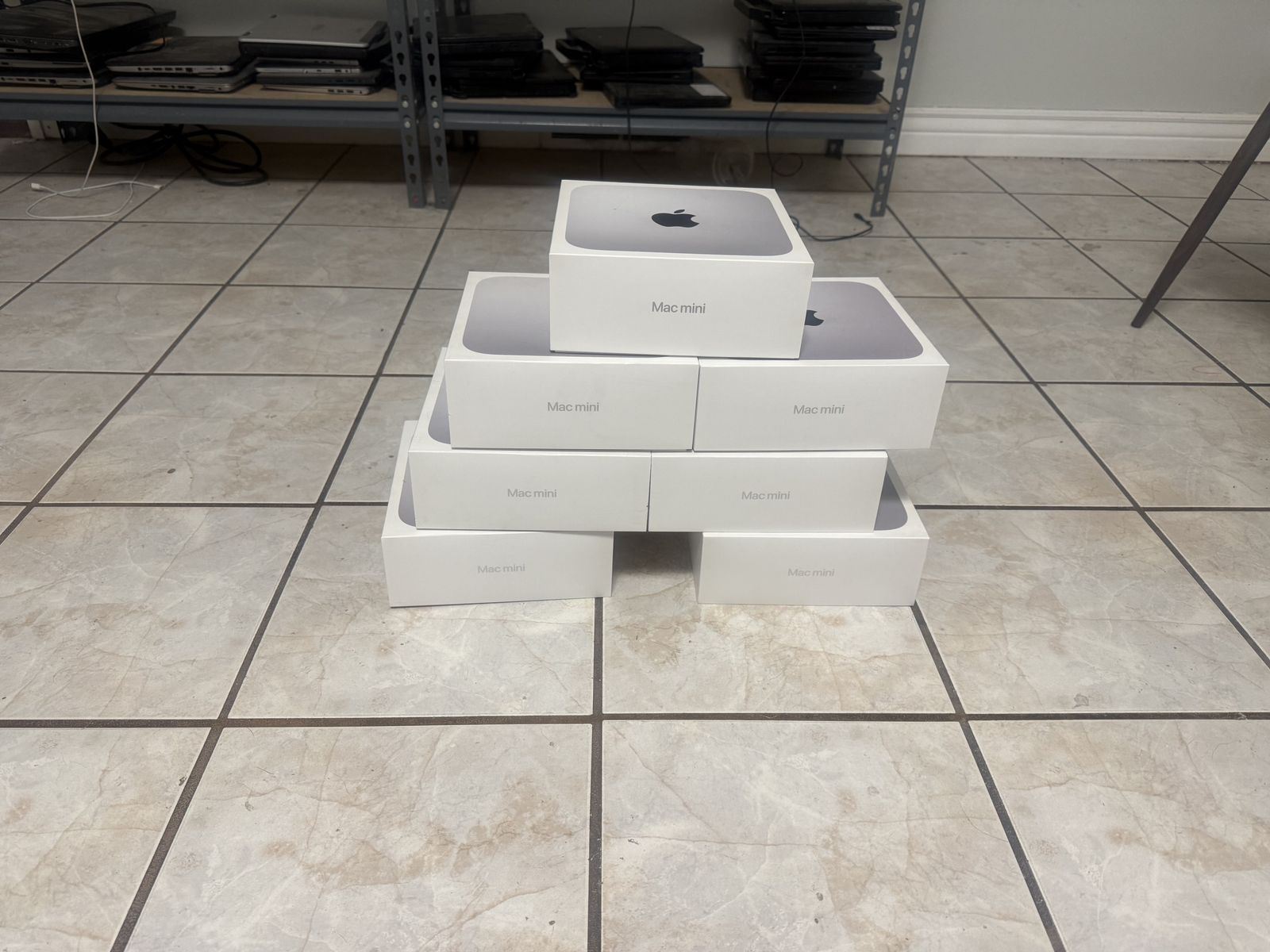Like new m1 mac mini's 8gb ram 256gb ssd with ms office and 120 day warranty