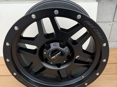 Pro Comp 18x9 Wheel / Rim 5x150 - New Never Mounted