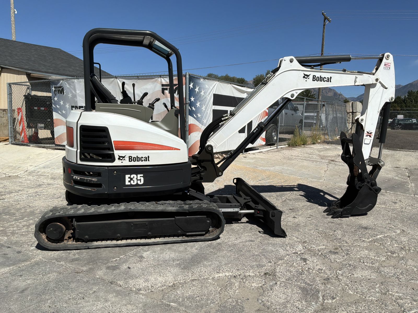 2017 Bobcat E35 Mini Excavator – Angle Blade – Thumb – Hydraulic Quick Coupler