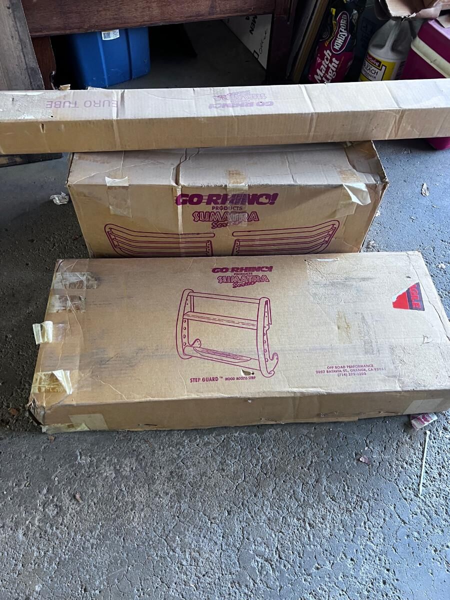 Go Rhino Sumatra 3090M 3000 Series Push Bar Step Brush Guards 1988-99 Chevy/GMC Can be used for other Cars