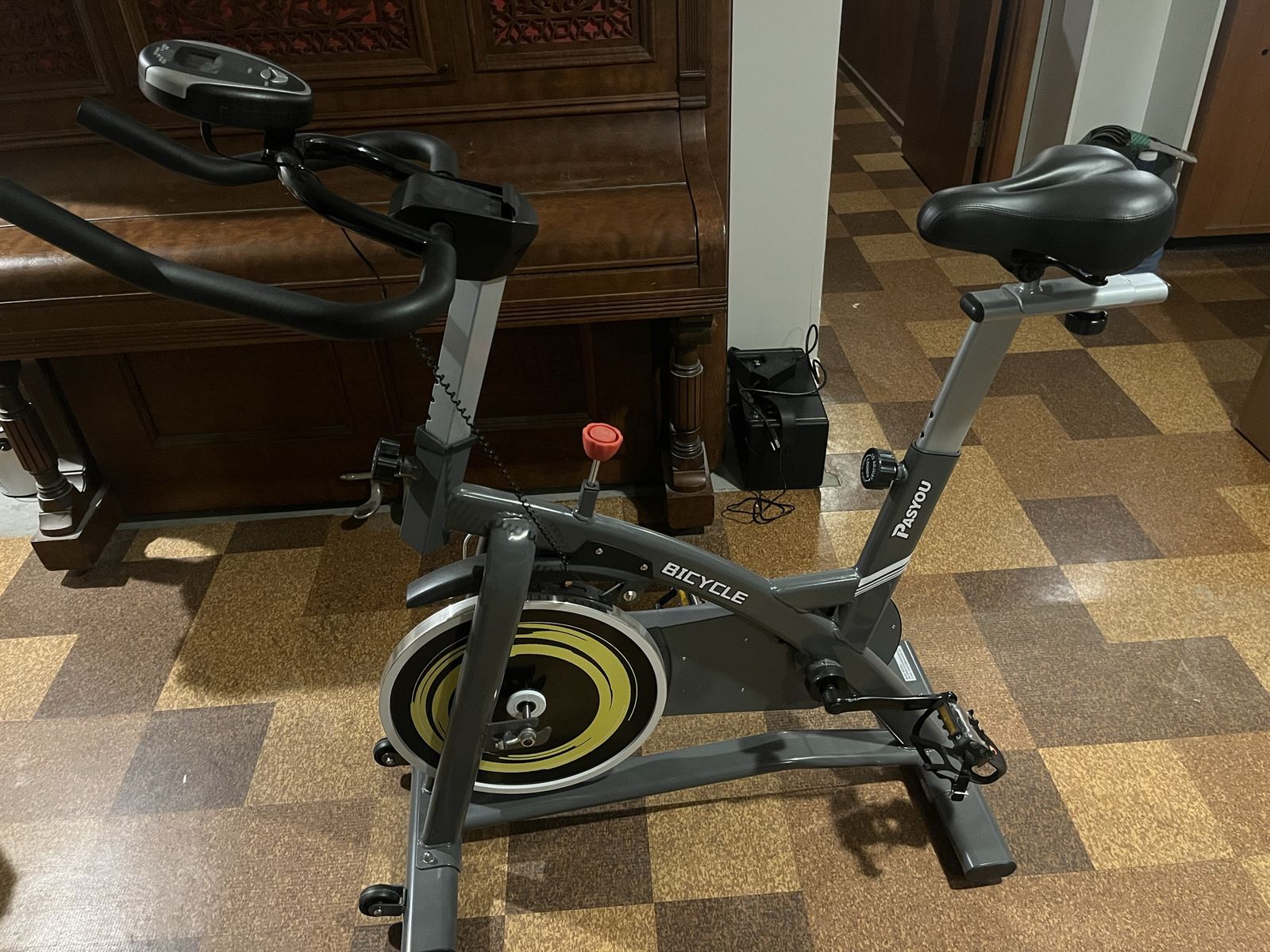 PASYOU Indoor Stationary Cycling Exercise Bike with LCD Display and Adjustable Seat
