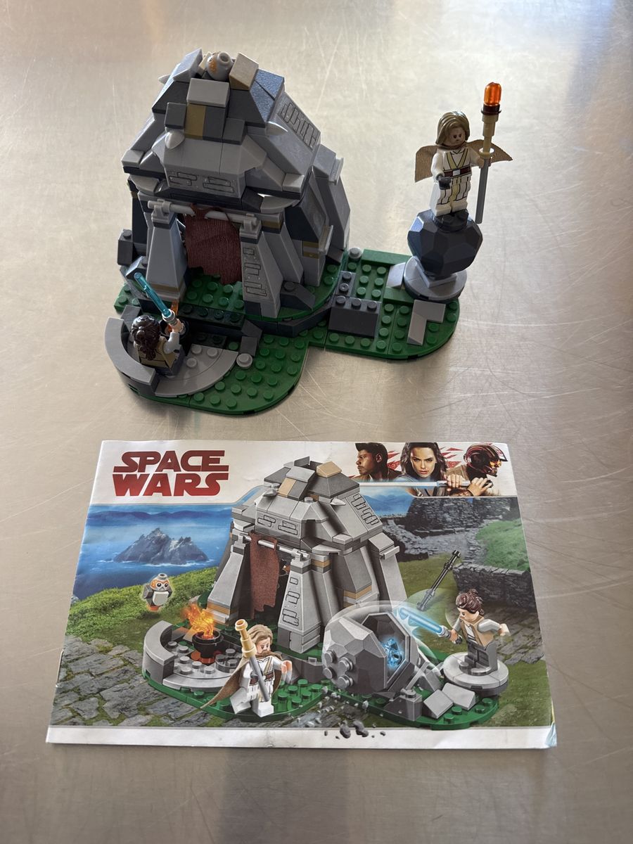 LEGO(like) Star Wars Ahch-To Island Training Set 75200 with Luke Skywalker & Rey Minifigures