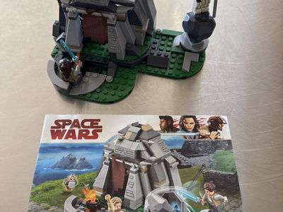 LEGO(like) Star Wars Ahch-To Island Training Set 75200 with Luke Skywalker & Rey Minifigures
