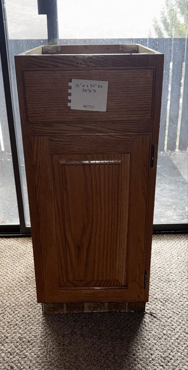 Base cabinet