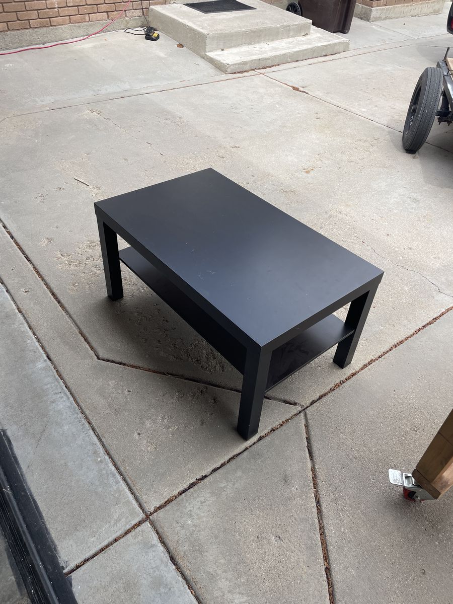 Coffee table - black