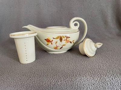 Vintage Hall’s Superior Jewel Tea Autumn Leaf Aladdin Teapot with Lid and Infuser