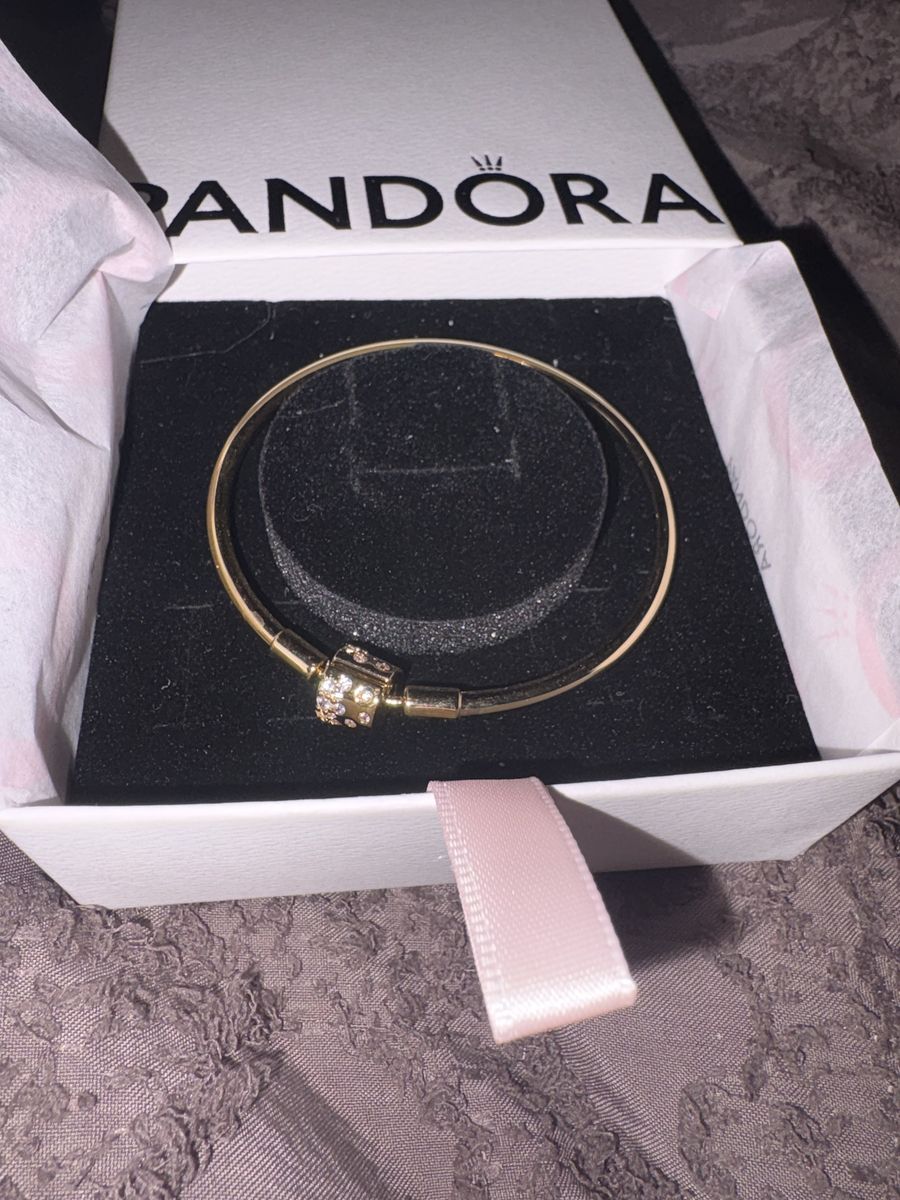 PANDORA SPARKLING BARREL CLASP BANGLE